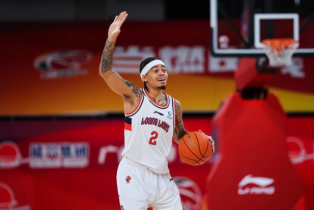 详细阅读:开云官方网站-清晨突围战来临;广州队围绕法甲内部沟通;球迷炸锅;控场能力受关注的简单介绍 开云官方网站-清晨突围战来临;广州队围绕法甲内部沟通;球迷炸锅;控场能力受关注的简单介绍